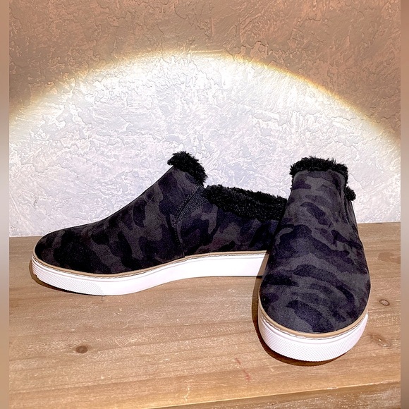 Dr. Scholls IF ONLY MULE sz9 faux black suede& faux fur lining with white soles - Picture 2 of 9